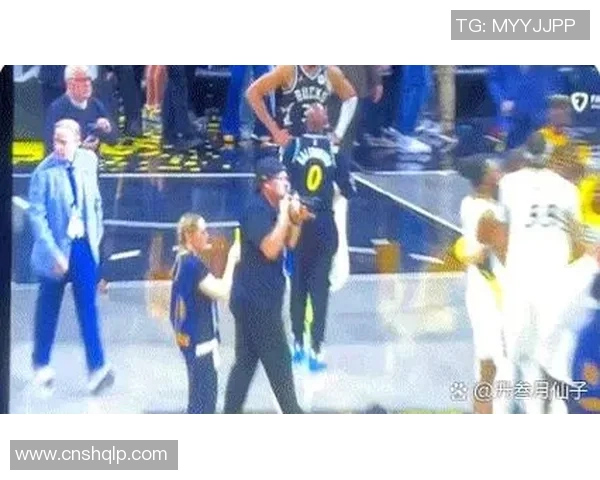 冲突升级！字母哥与教练发生激烈争执